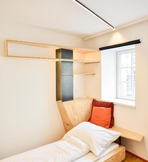 Quarto Estandar Banheiro Compartilhado, Montagu Hostel