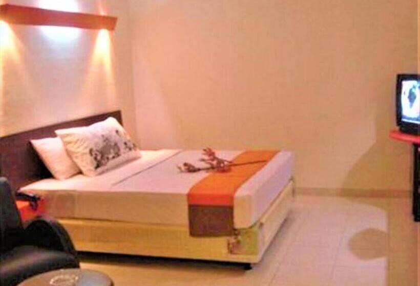اتاق لوکس با تخت بزرگ, Citra Raya Hotel Banjarmasin