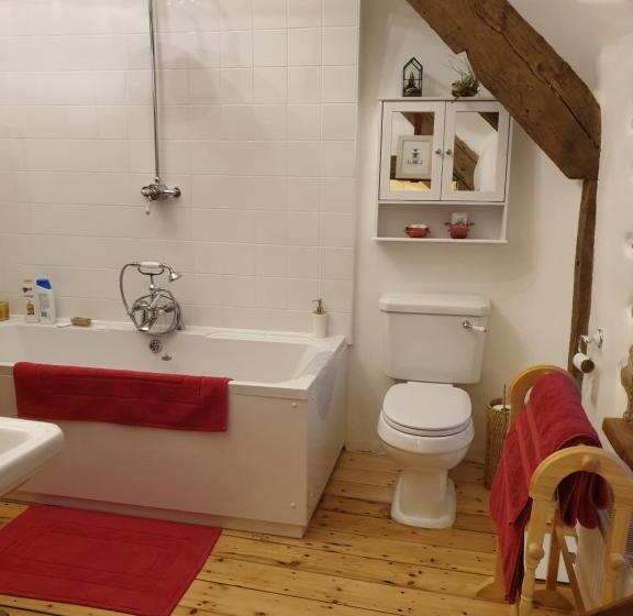 Дом 2 Спальни, The Millers Cottage