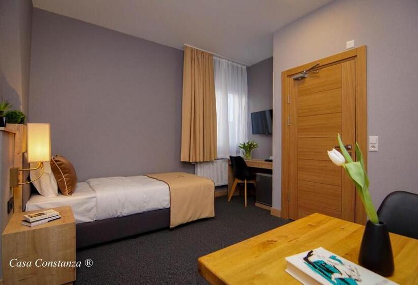 اتاق استاندارد سه نفره, Casa Constanza Hotel Garni