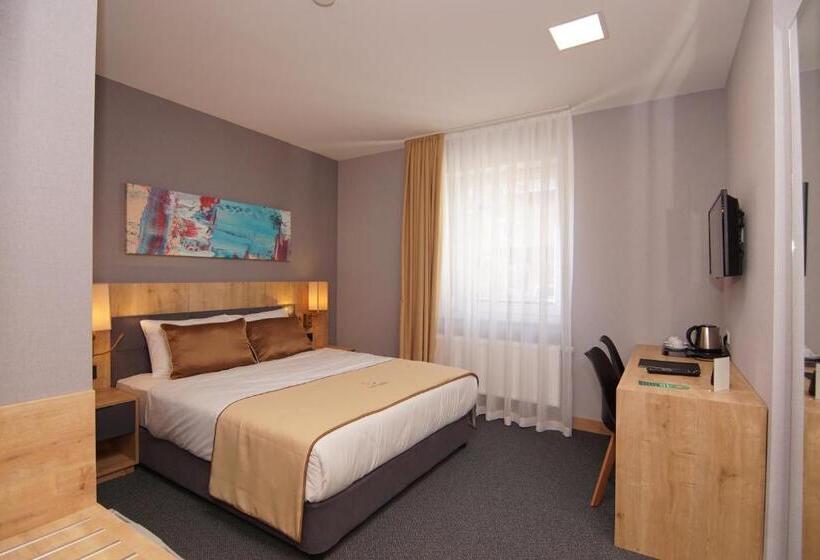 اتاق استاندارد با سرویس بهداشتی مشترک, Casa Constanza Hotel Garni