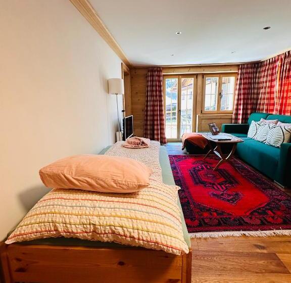 샬레, One Bedroom With Mountain And Garden View Ground Floor Of Chalet Solaria