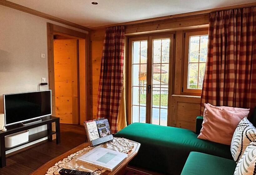 샬레, One Bedroom With Mountain And Garden View Ground Floor Of Chalet Solaria