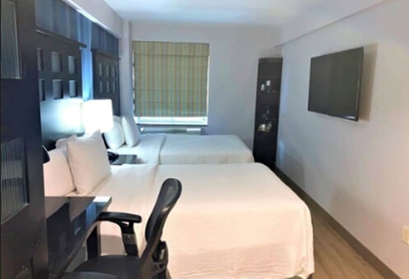 带2个双人床的标准工作室, Fairfield Inn & Suites By Marriott New York Manhattan/chelsea