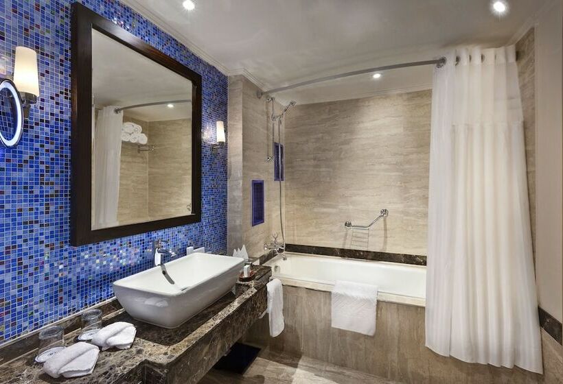 اتاق لوکس با چشم‌انداز دریا, Hilton Marsa Alam Nubian Resort