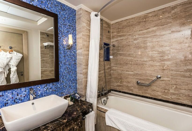 اتاق لوکس با چشم‌انداز باغ, Hilton Marsa Alam Nubian Resort