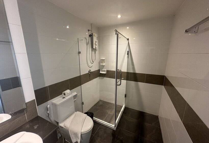 Quarto Superior, Issara Patong Beach