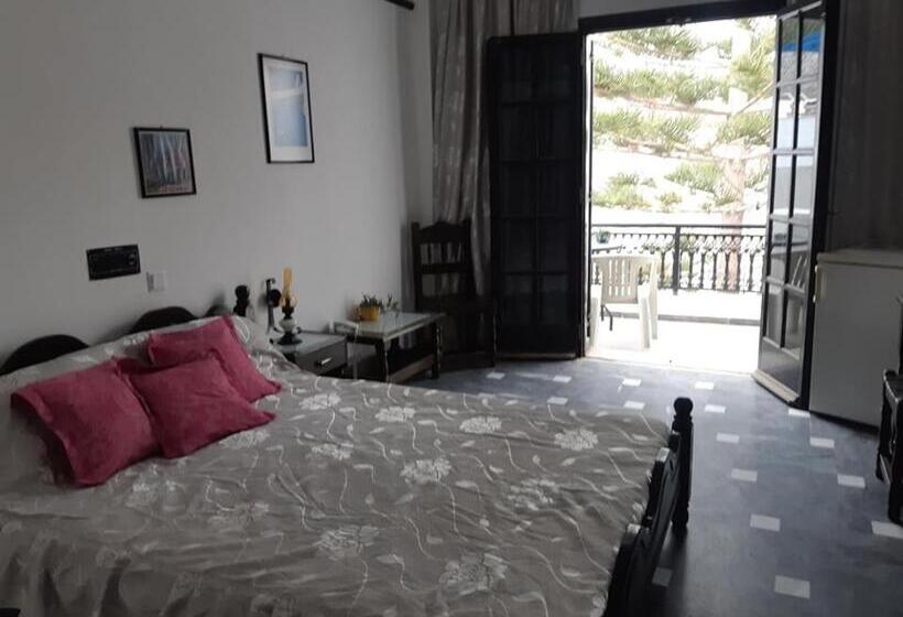 Quarto Estandar Vista Montanha, Koralli