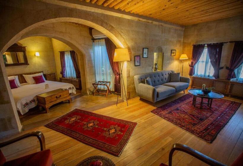 Королевский Люкс, Taskonaklar