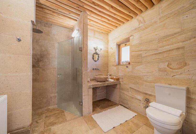 Family Suite, Taskonaklar