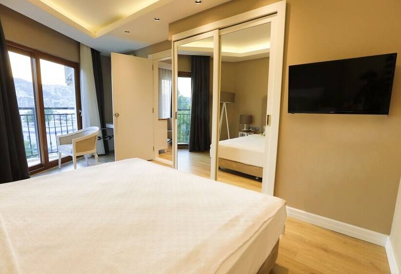 سوییت با چشم‌انداز دریا, Vita Bella Resort & Spa