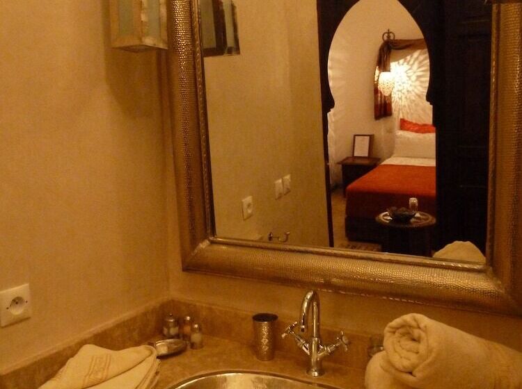 اتاق لوکس سه تخته, Riad Viva