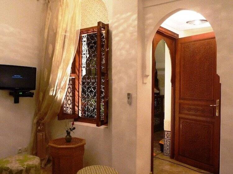 اتاق لوکس سه تخته, Riad Viva
