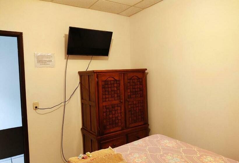 Chambre Standard Salle de Bains Commune, Hostal Herencia