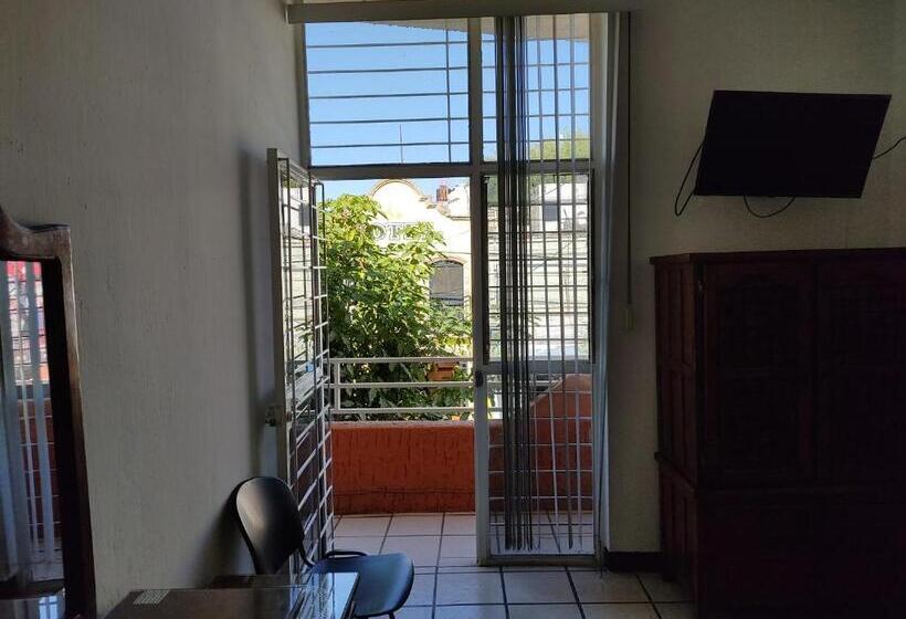 Chambre Standard Salle de Bains Commune, Hostal Herencia
