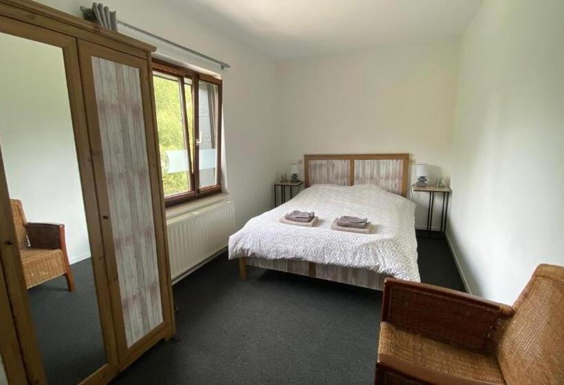 标准间, Latyka B&b