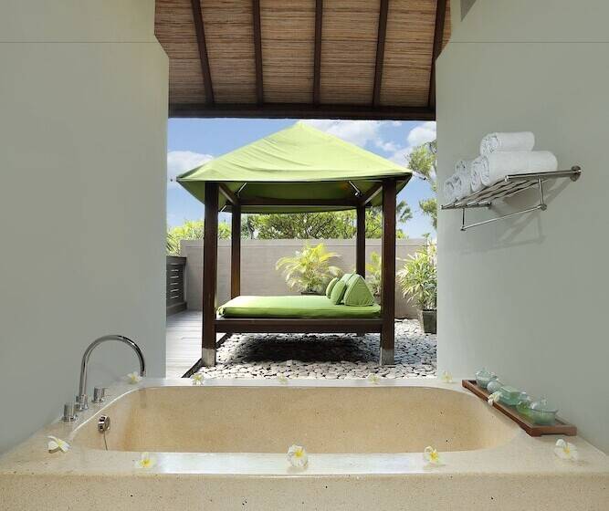 Вилла 3 Спальни с Бассейном, Le Jardin Villas Seminyak