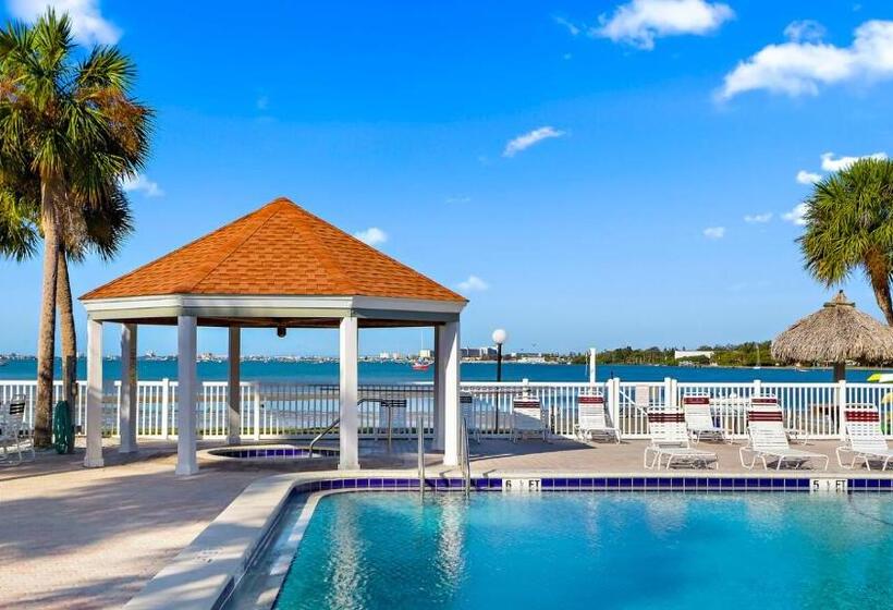 דירת שלושה חדרים, Spacious Coastal Haven 3bd Condo