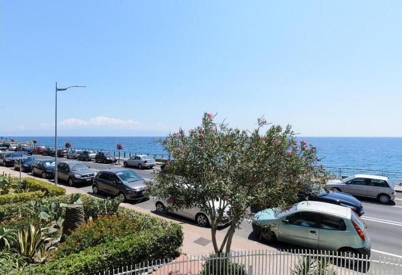 اتاق استاندارد چهار تخته با چشم‌انداز دریا, Marina D Agrò Residence