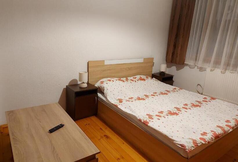חדר משפחתי, Vasi Apartments
