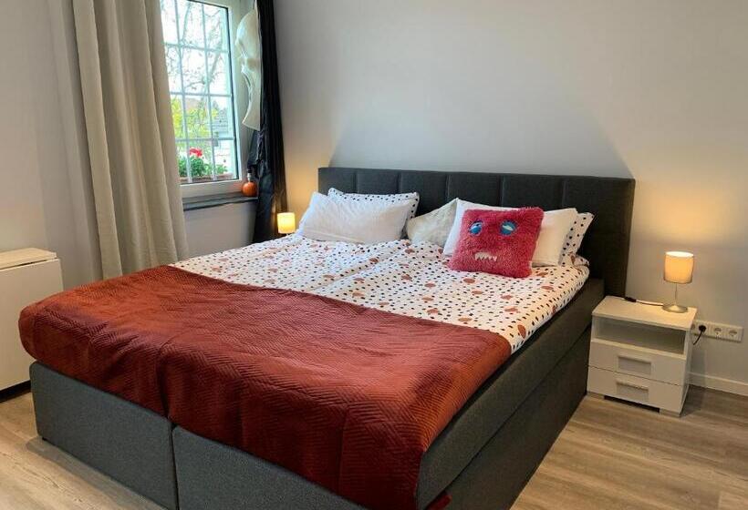 Люкс Deluxe Кровать Кинг, Dormitorium Kaarst Wohnraum Auf Zeit