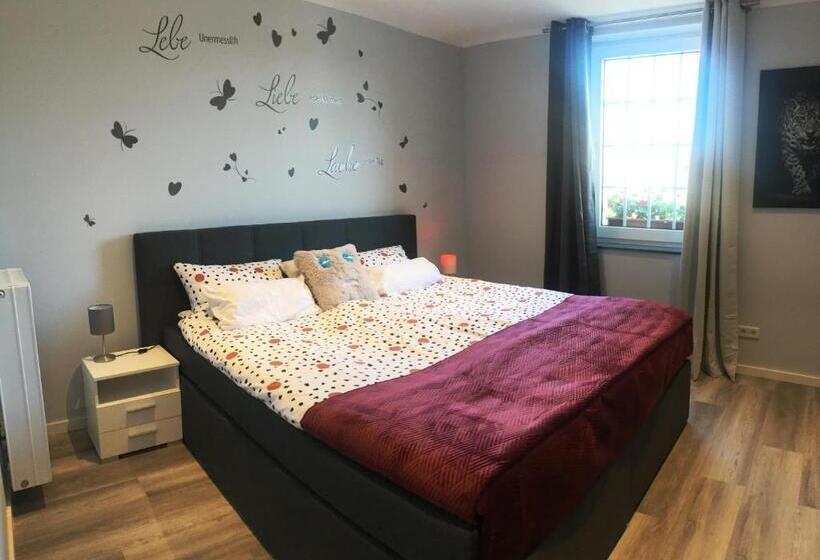 Люкс Deluxe Кровать Кинг, Dormitorium Kaarst Wohnraum Auf Zeit