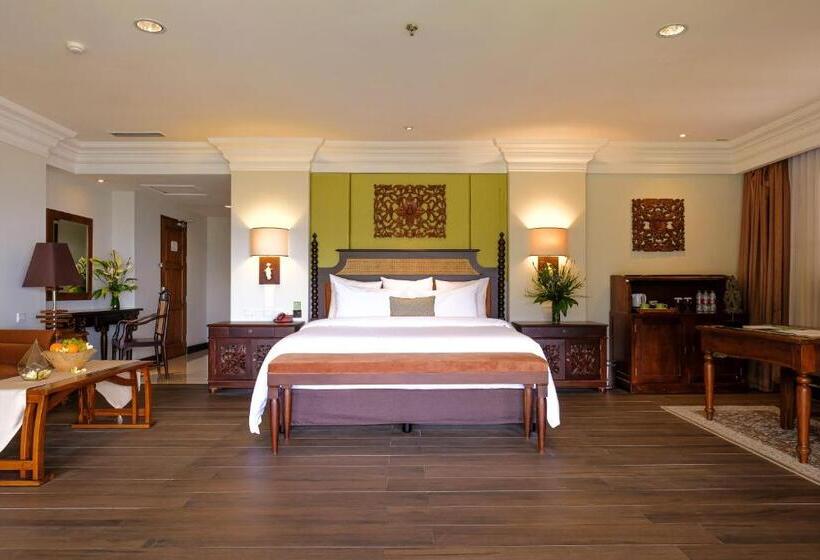 Люкс Вид на Город, The Grand Hill Resort