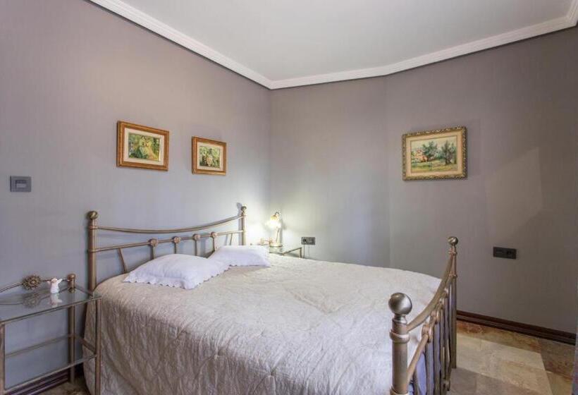 Апартаменты 1 Спальня Вид на Сад, Apartamentos Gaudi Style