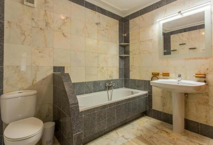 Апартаменты 1 Спальня Вид на Сад, Apartamentos Gaudi Style