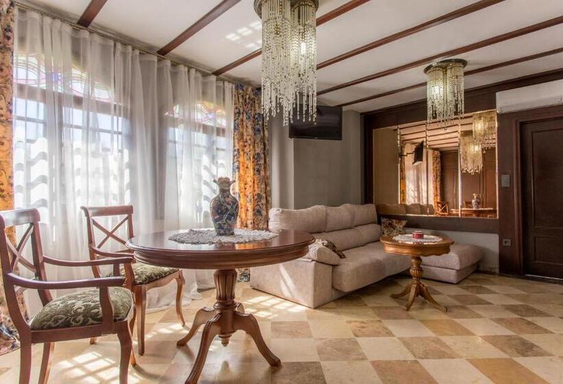Семейный Номер, Apartamentos Gaudi Style