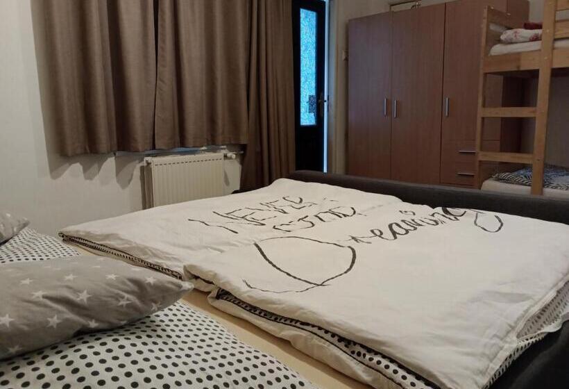 Quarto Familiar Banheiro Compartilhado, Gran Hostel