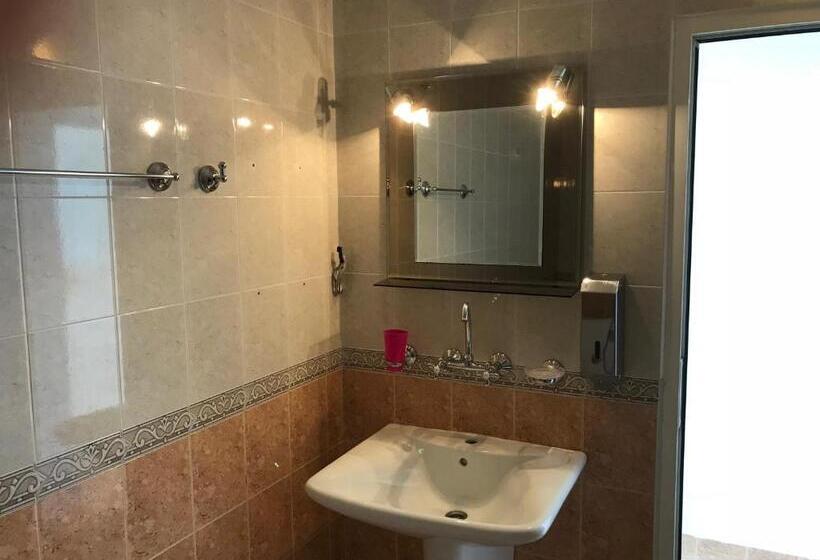 غرفة قياسية, Milena`s House