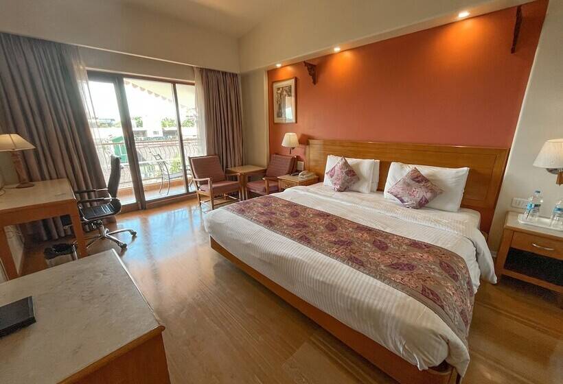 Номер Deluxe, Acron Candolim Regina