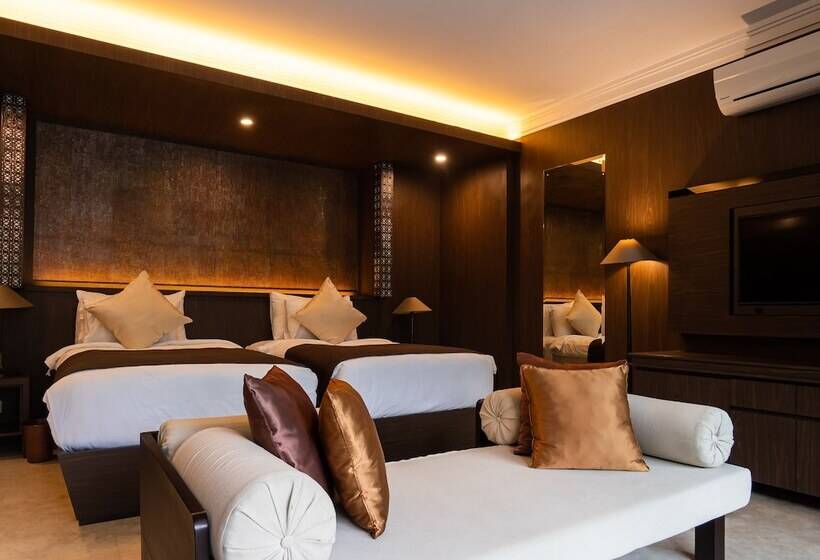 Люкс Вид на Бассейн, Royal Kamuela Villas & Suites At Monkey Forest, Ubud