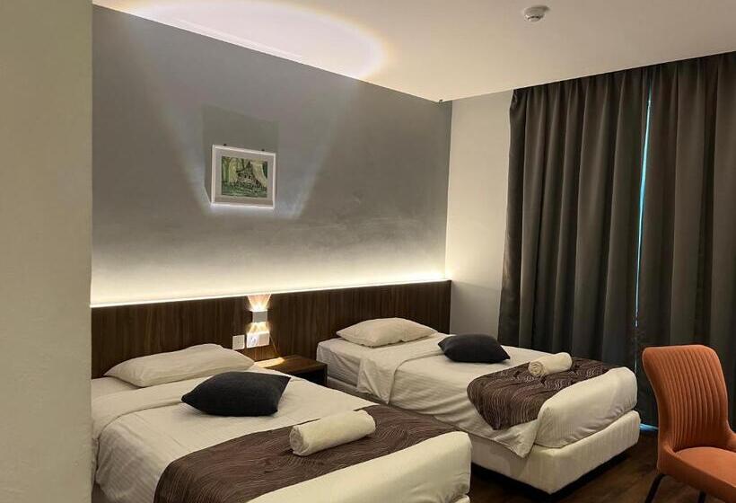 اتاق استاندارد با چشم‌انداز استخر, White Lodge