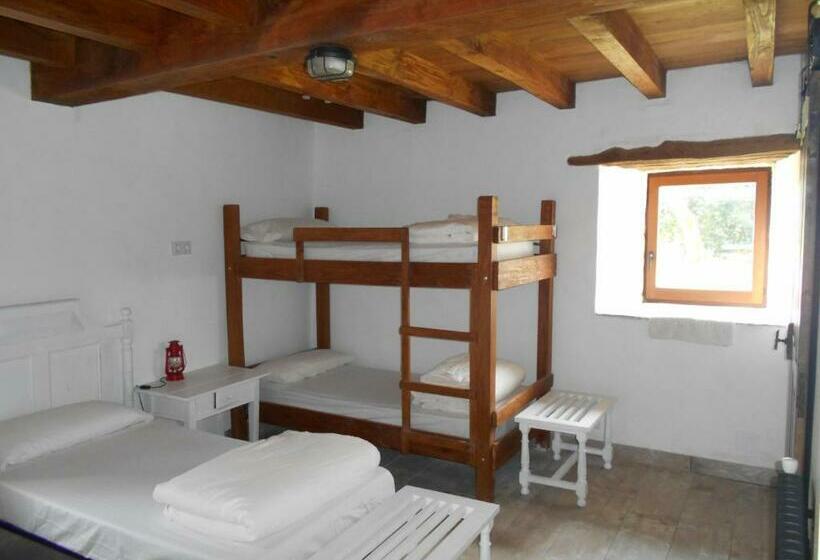 Кровать в Общей Комнате, Albergue O Xistral