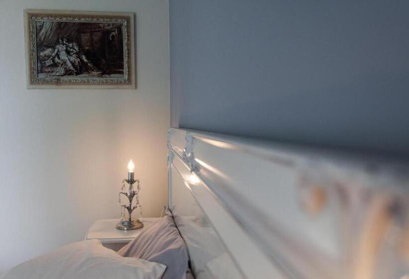 Номер Deluxe с Балконом, Al Borgo Rooms