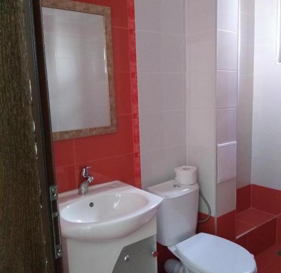 Quarto Triplo Estandar, Guesthouse White Margarit