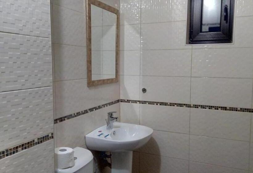 Quarto Quadruple Standart com Varanda, Guesthouse White Margarit