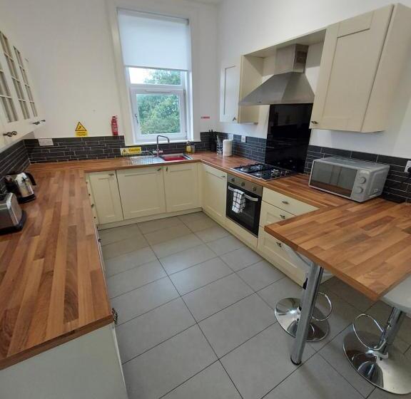 Quarto Familiar, Maze Serviced Apartment