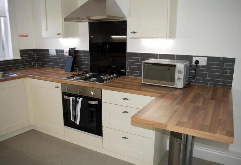 غرفة عائلية, Maze Serviced Apartment