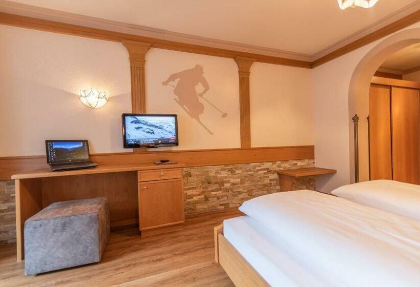 Quarto Estandar com Sacada, Garni Apart Tina