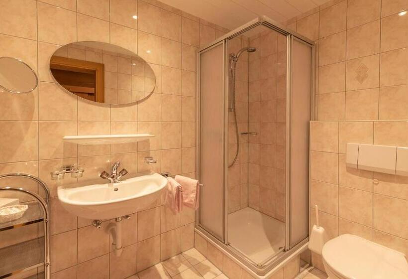 Apartamento 3 Dormitórios, Garni Apart Tina