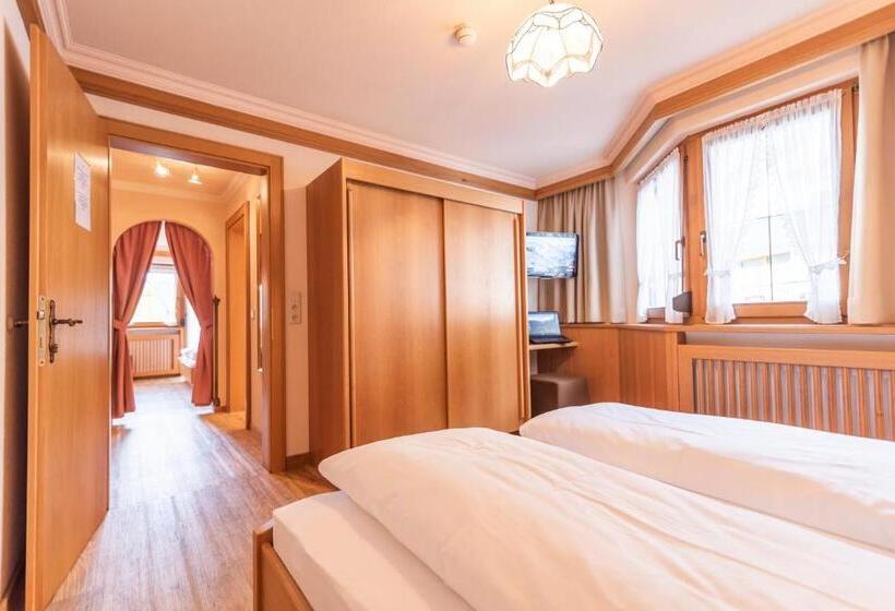 Apartamento 3 Dormitórios, Garni Apart Tina
