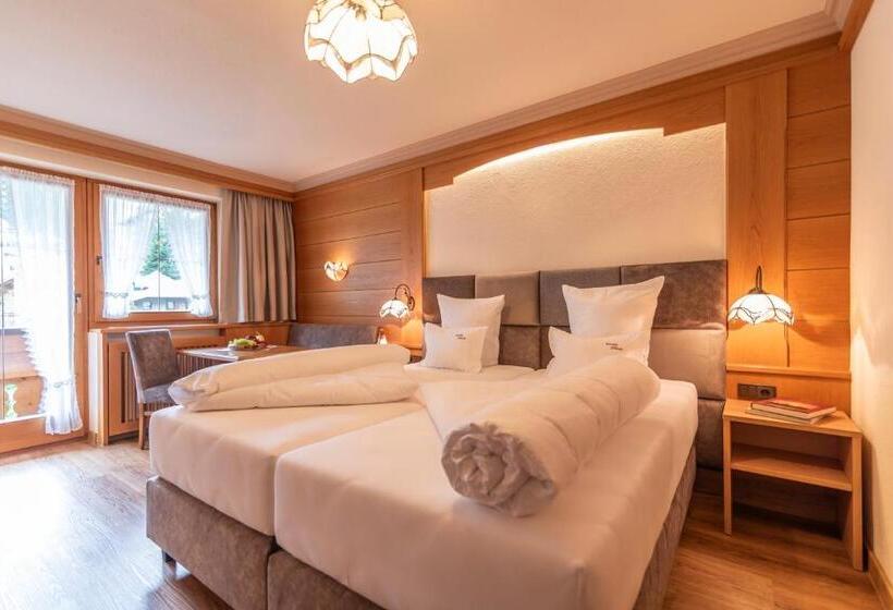 Apartamento 3 Dormitórios, Garni Apart Tina
