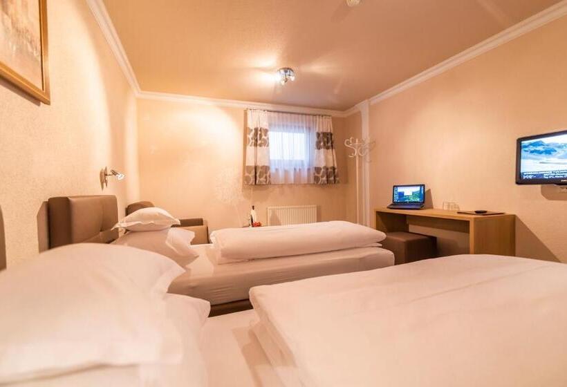 Quarto Estandar, Garni Apart Tina