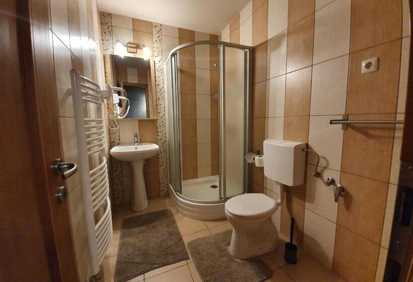 Трехместный Номер Комфорт, Deák Panzió