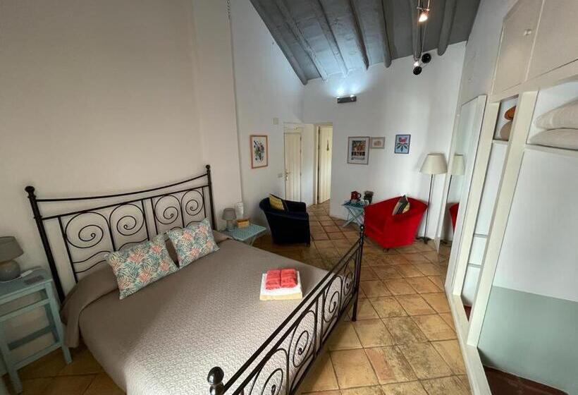 バルコニー付きデラックスルーム, Salvatierra Guest House