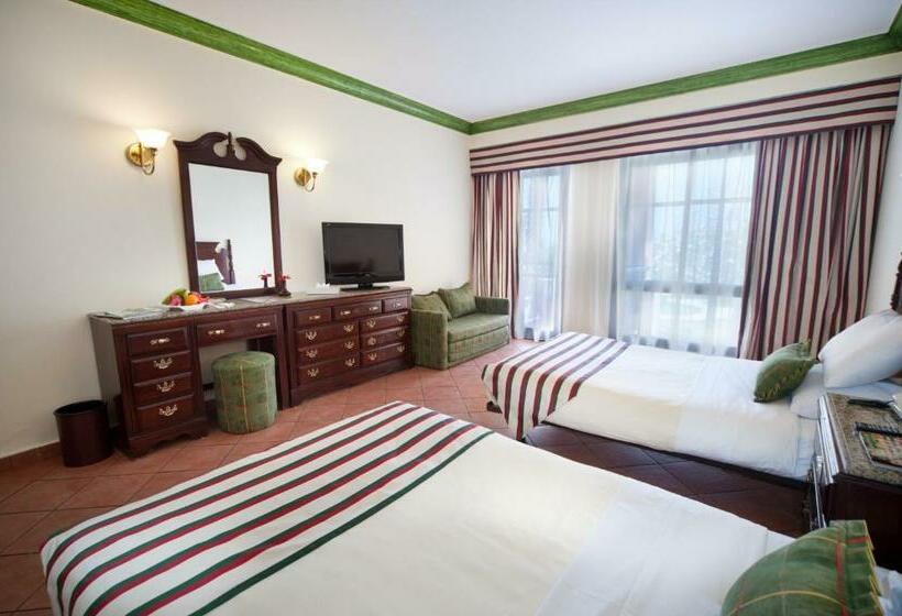 اتاق استاندارد با چشم‌انداز استخر, Ali Baba Palace