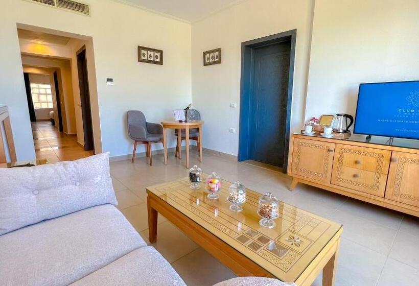 سوییت جونیور با چشم‌انداز دریا, Club Reef Resort & Spa
